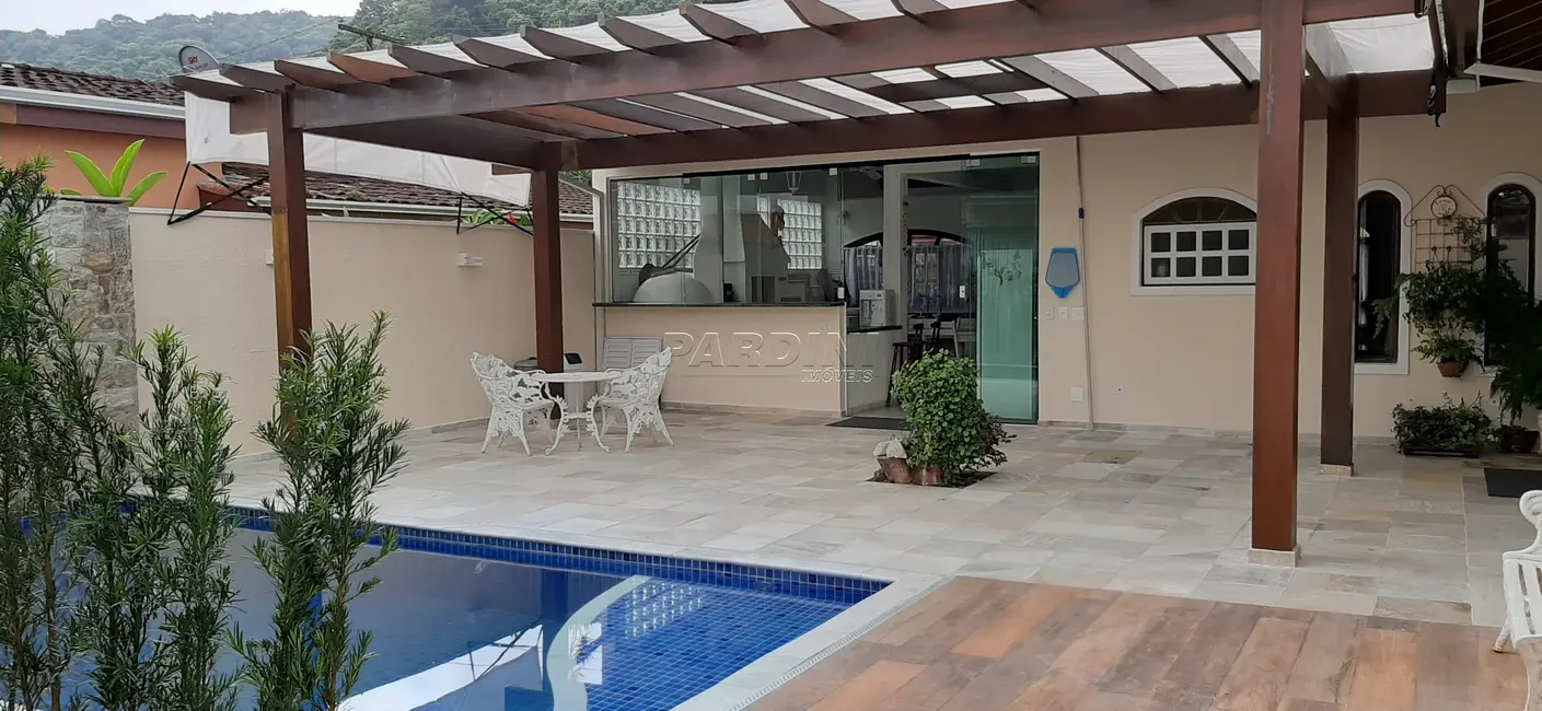 Foto 7 de Casa de Condomínio com 6 quartos à venda, 199m2 em Ubatuba - SP