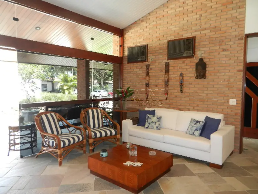 Foto 9 de Casa de Condomínio com 5 quartos à venda, 220m2 em Ubatuba - SP