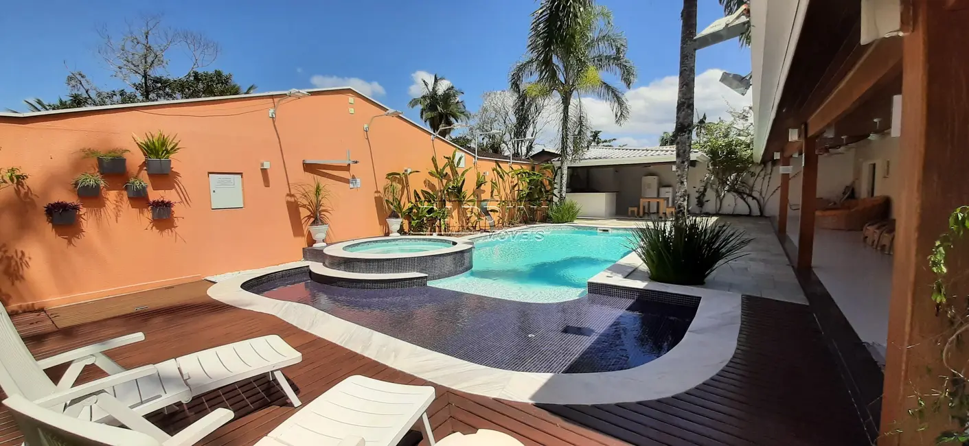 Casa de Condomínio com 4 quartos à venda, 200m2 em Ubatuba - SP - imagem 3 Foto 3 de Casa de Condomínio com 4 quartos à venda, 200m2 em Ubatuba - SP