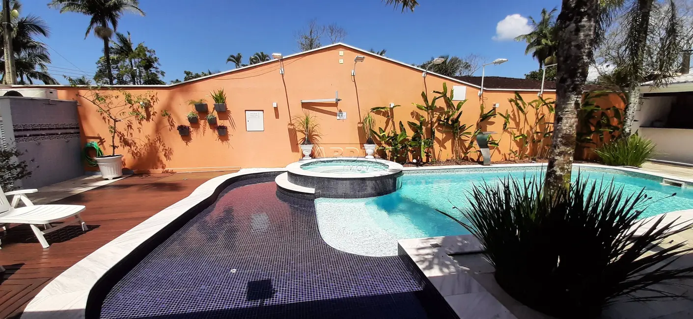 Casa de Condomínio com 4 quartos à venda, 200m2 em Ubatuba - SP - imagem 8 Foto 8 de Casa de Condomínio com 4 quartos à venda, 200m2 em Ubatuba - SP