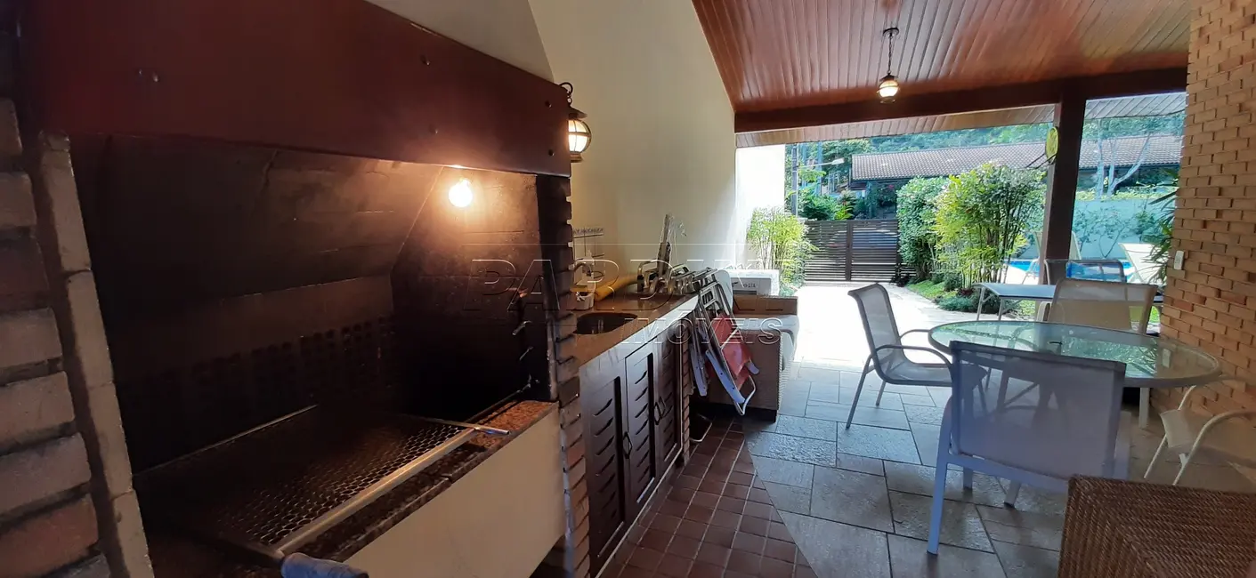 Foto 9 de Casa de Condomínio com 3 quartos à venda, 180m2 em Ubatuba - SP