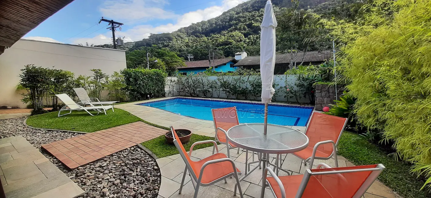 Foto 3 de Casa de Condomínio com 3 quartos à venda, 180m2 em Ubatuba - SP