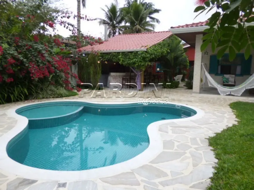 Foto 1 de Casa de Condomínio com 5 quartos à venda, 200m2 em Ubatuba - SP
