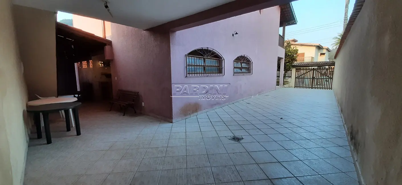 Foto 8 de Casa com 5 quartos à venda, 234m2 em Ubatuba - SP