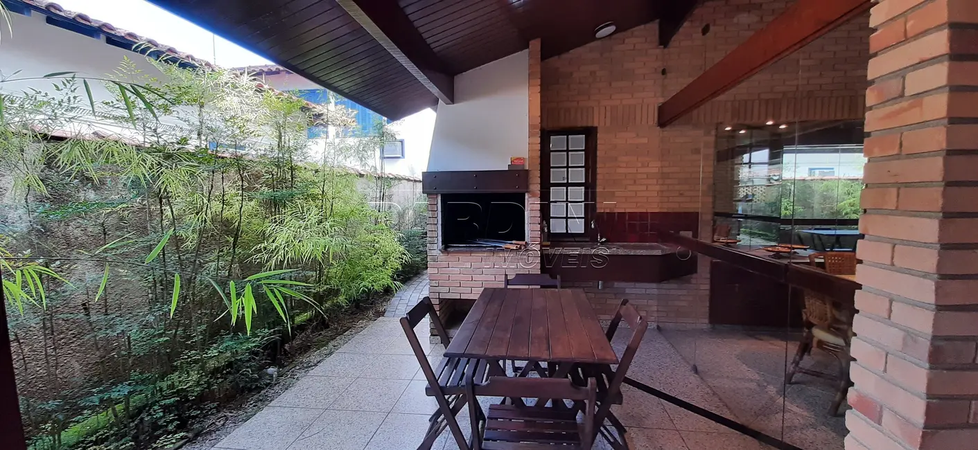 Foto 3 de Casa de Condomínio com 5 quartos à venda em Ubatuba - SP