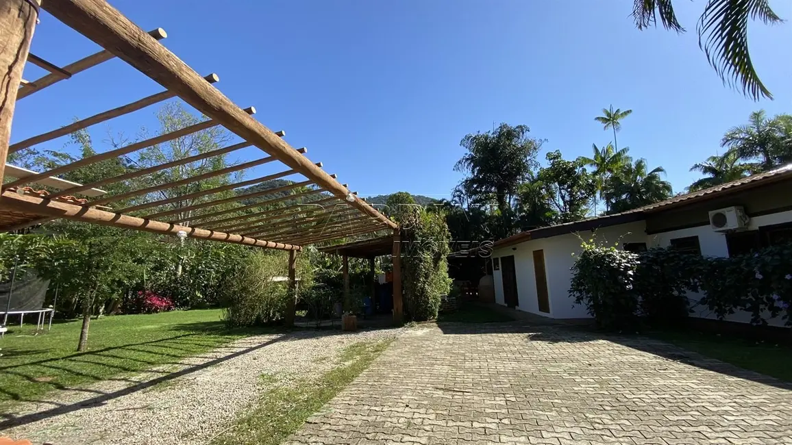 Foto 3 de Casa de Condomínio com 5 quartos à venda, 600m2 em Ubatuba - SP