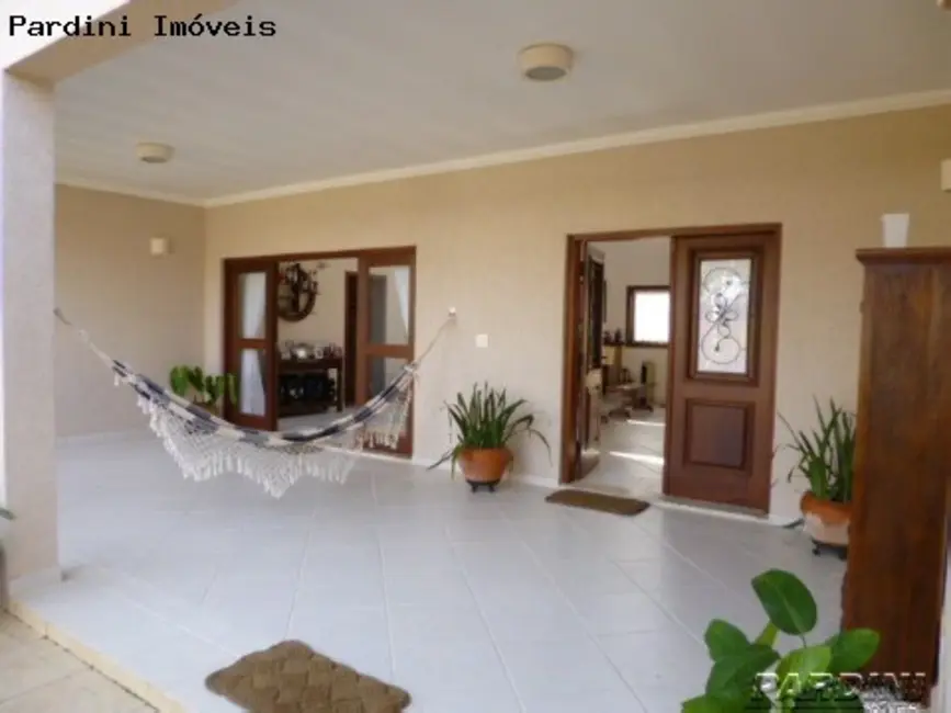 Foto 3 de Casa de Condomínio com 5 quartos à venda, 385m2 em Ubatuba - SP