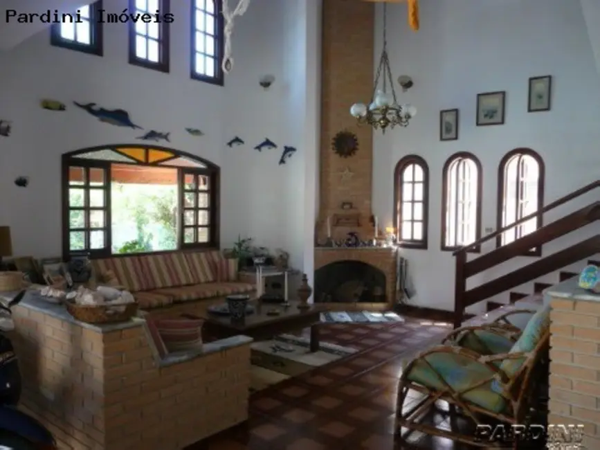 Foto 2 de Casa de Condomínio com 5 quartos à venda em Ubatuba - SP