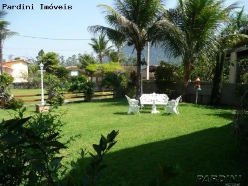 Foto 3 de Casa de Condomínio com 5 quartos à venda em Ubatuba - SP