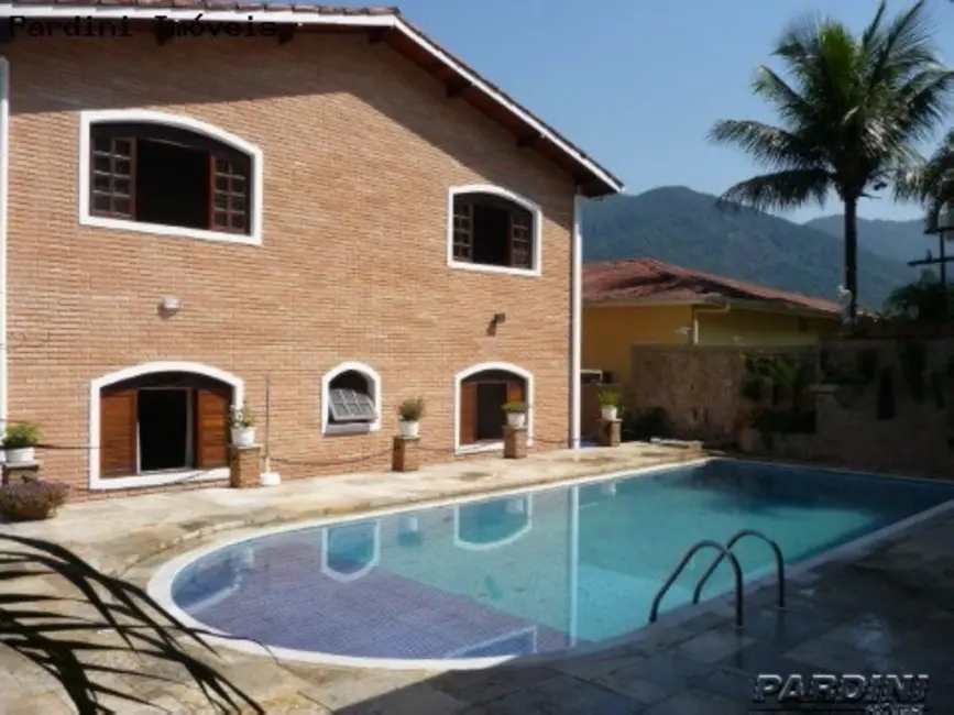 Foto 1 de Casa de Condomínio com 5 quartos à venda em Ubatuba - SP