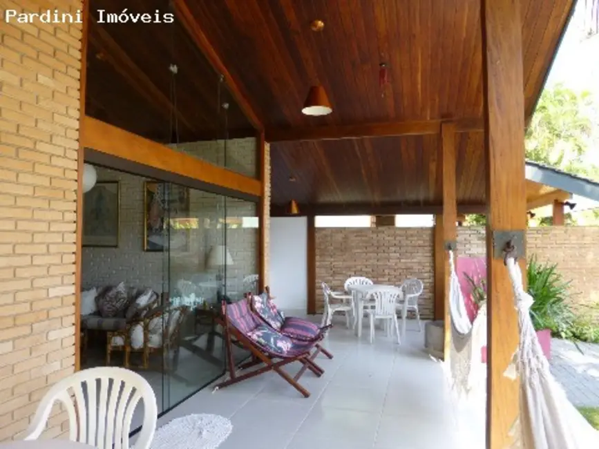 Foto 4 de Casa de Condomínio com 4 quartos à venda, 186m2 em Ubatuba - SP
