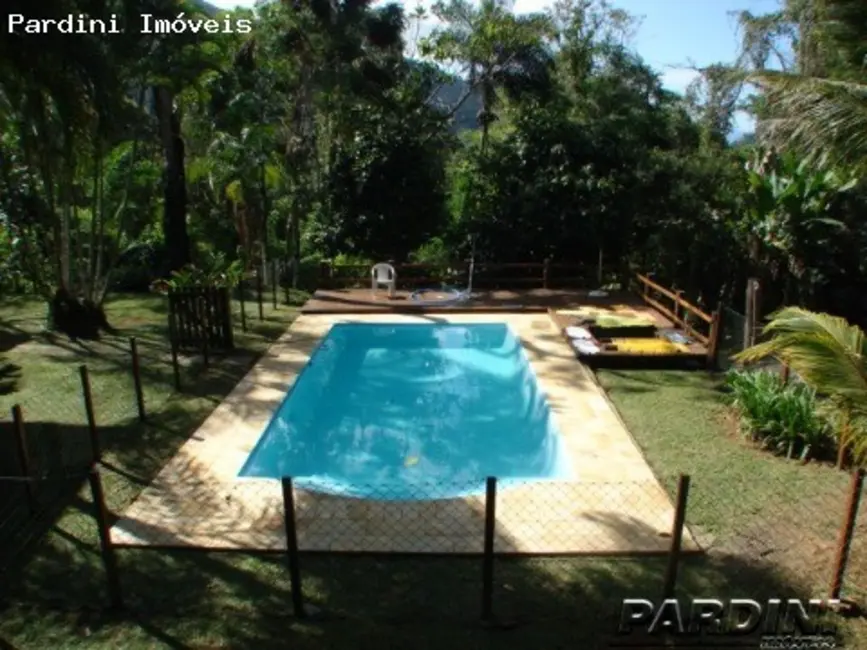 Foto 1 de Casa com 4 quartos à venda, 300m2 em Ubatuba - SP