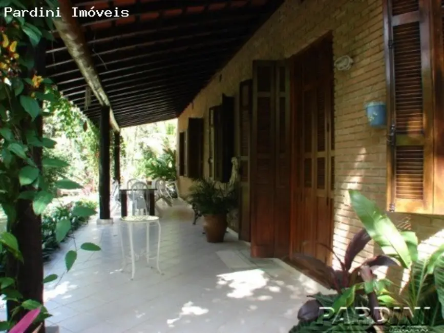 Casa com 4 quartos à venda, 300m2 em Ubatuba - SP - imagem 5 Foto 5 de Casa com 4 quartos à venda, 300m2 em Ubatuba - SP