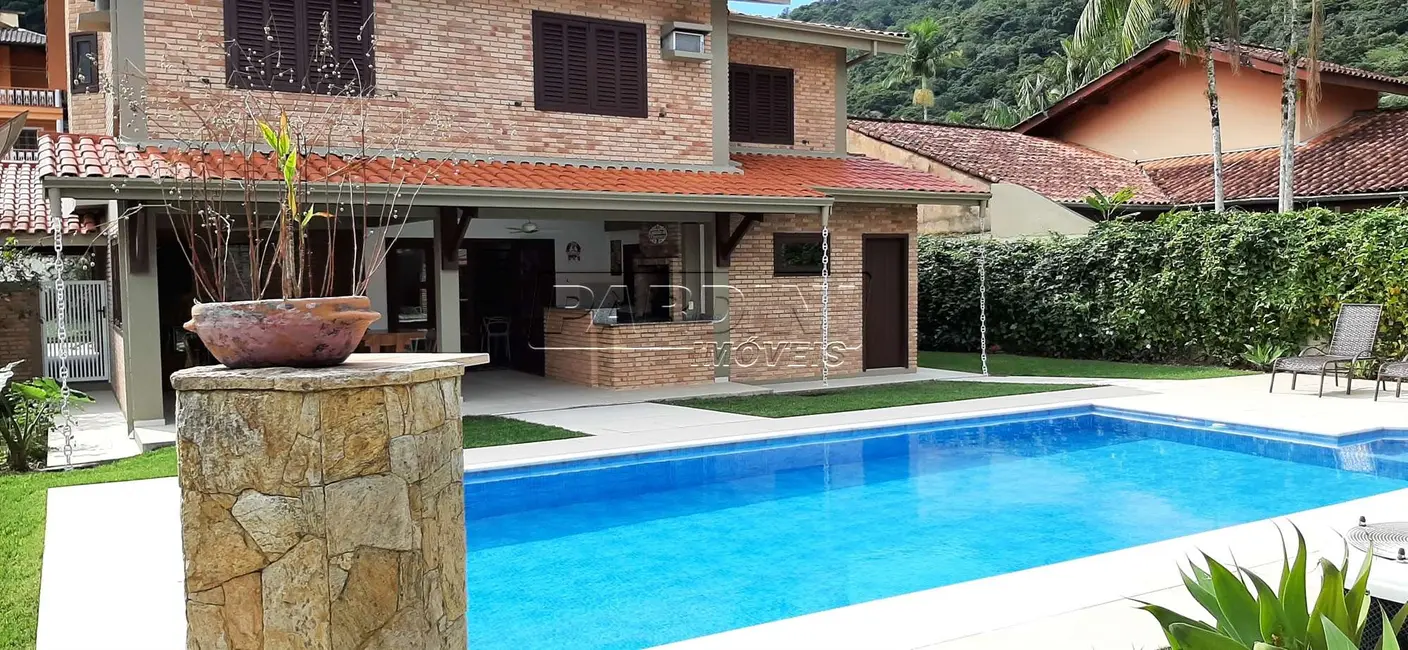 Foto 3 de Casa de Condomínio com 6 quartos à venda, 361m2 em Ubatuba - SP