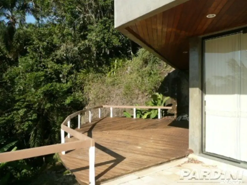 Foto 4 de Casa de Condomínio com 4 quartos à venda, 300m2 em Ubatuba - SP