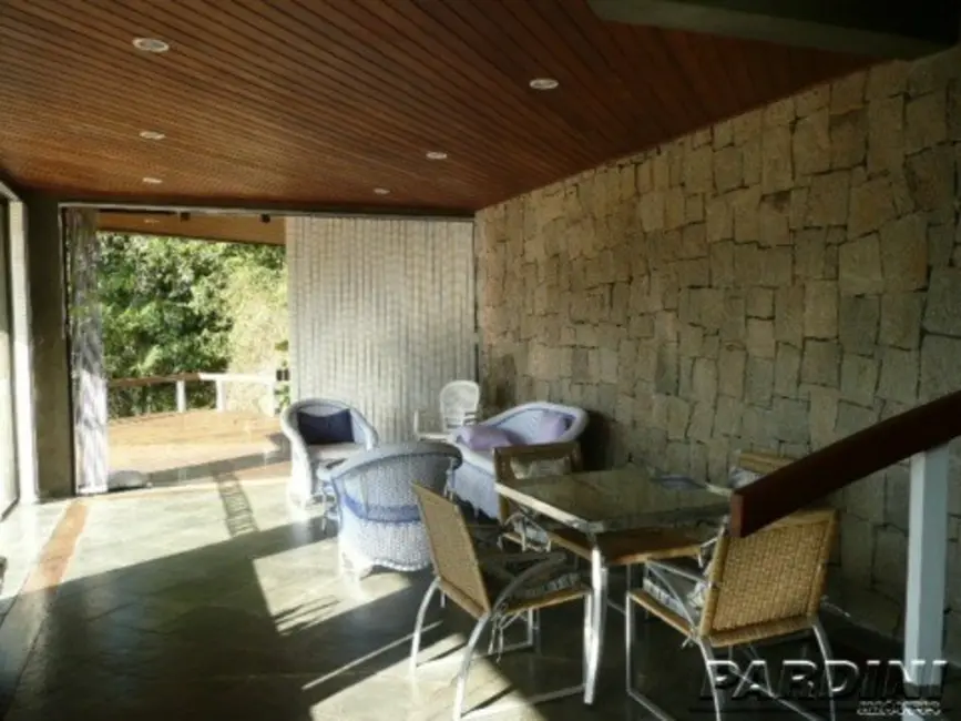 Foto 8 de Casa de Condomínio com 4 quartos à venda, 300m2 em Ubatuba - SP