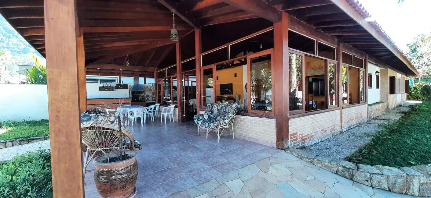 Foto 3 de Casa de Condomínio com 4 quartos à venda, 210m2 em Ubatuba - SP