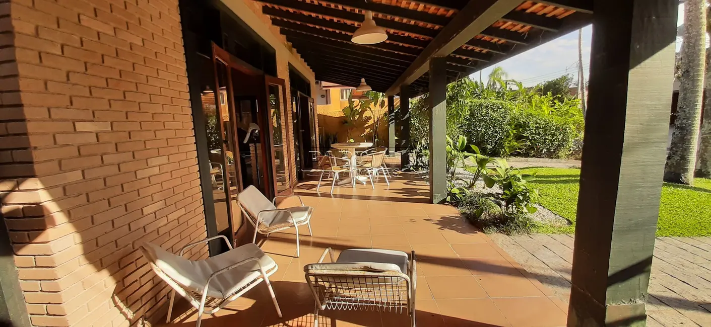 Foto 2 de Casa de Condomínio com 4 quartos à venda, 237m2 em Ubatuba - SP