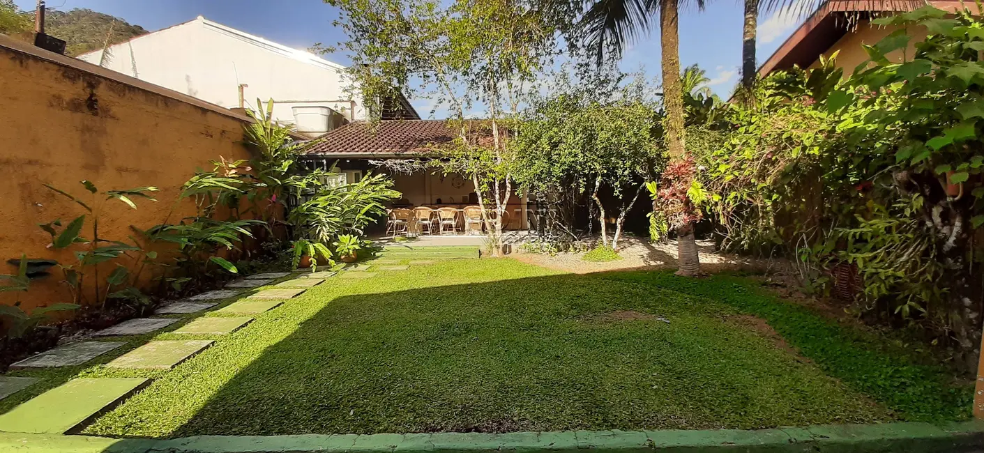 Foto 5 de Casa de Condomínio com 4 quartos à venda, 237m2 em Ubatuba - SP