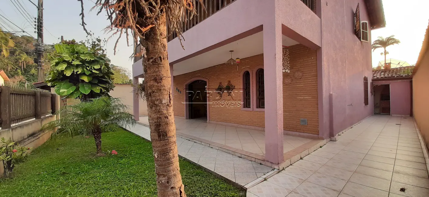 Foto 3 de Casa com 4 quartos à venda, 234m2 em Ubatuba - SP