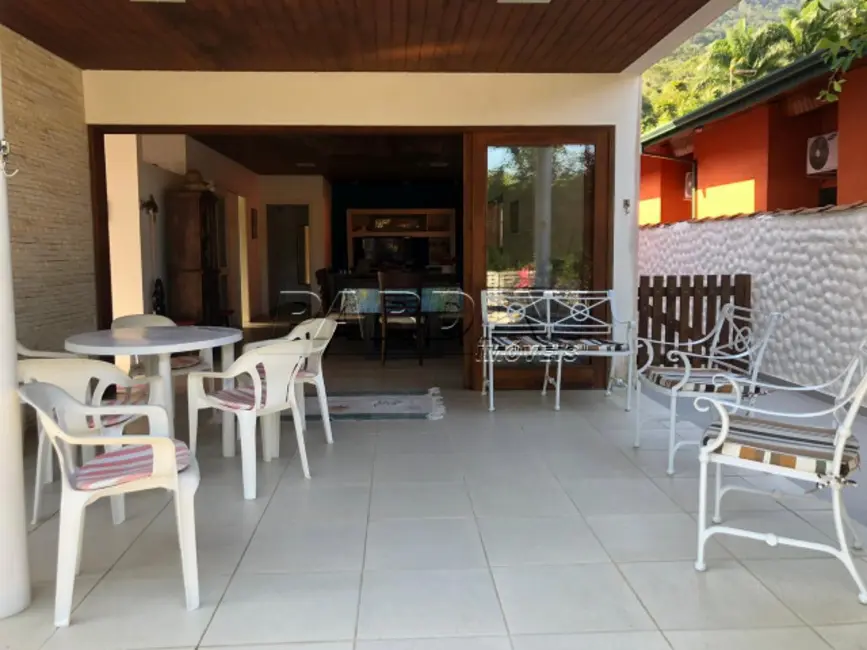 Foto 4 de Casa de Condomínio com 5 quartos à venda, 122m2 em Ubatuba - SP