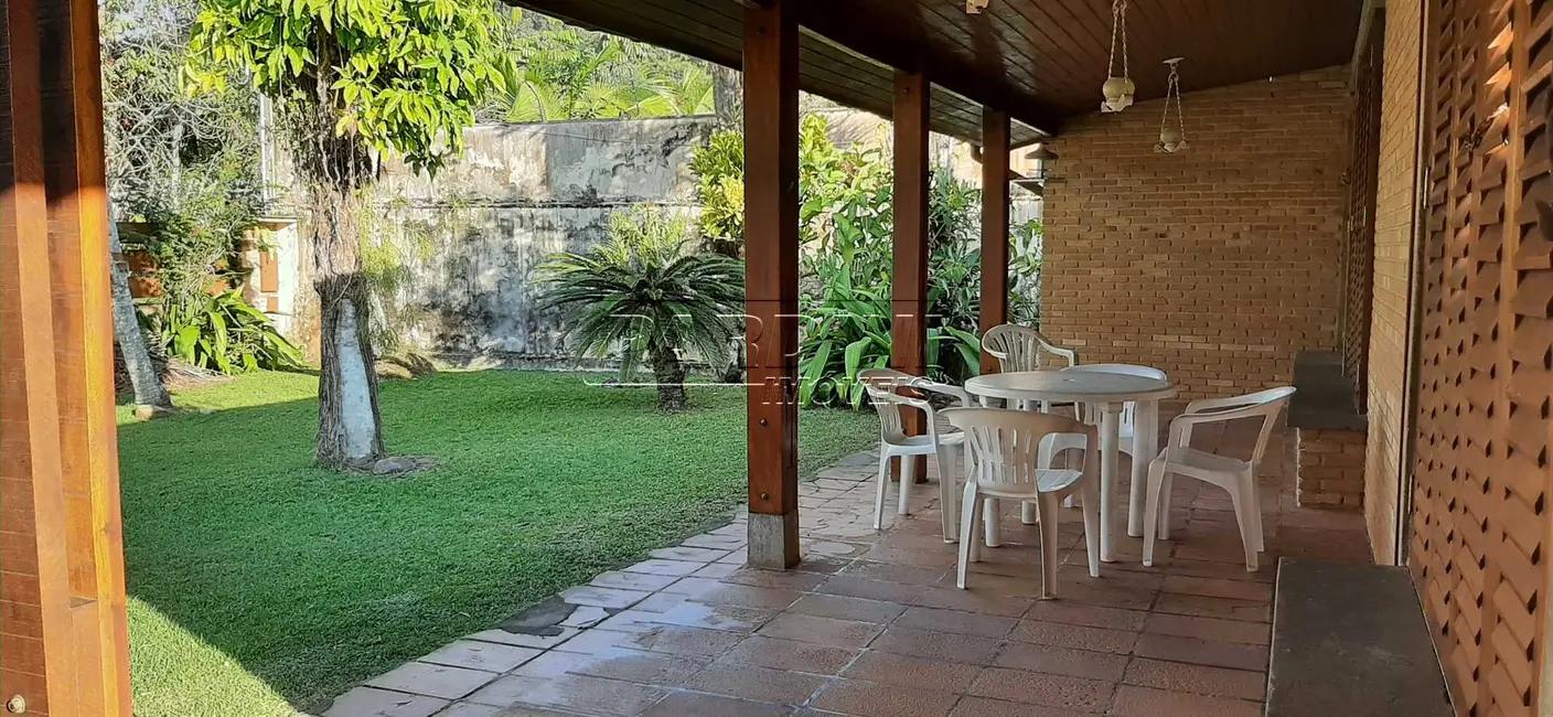Foto 1 de Casa com 4 quartos à venda, 150m2 em Ubatuba - SP
