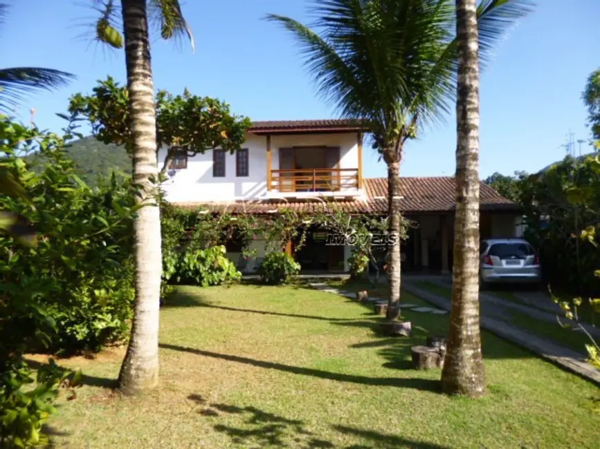 Foto 2 de Casa com 4 quartos à venda, 180m2 em Ubatuba - SP