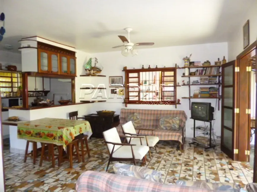 Foto 1 de Casa com 4 quartos à venda, 180m2 em Ubatuba - SP