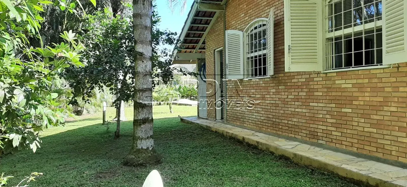 Foto 3 de Casa de Condomínio com 4 quartos à venda, 180m2 em Ubatuba - SP
