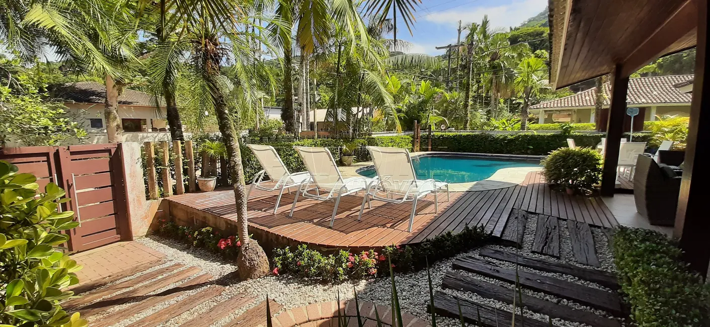 Foto 2 de Casa de Condomínio com 4 quartos à venda, 251m2 em Ubatuba - SP