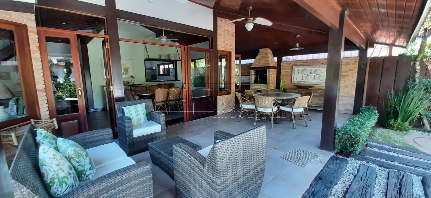 Foto 7 de Casa de Condomínio com 4 quartos à venda, 251m2 em Ubatuba - SP
