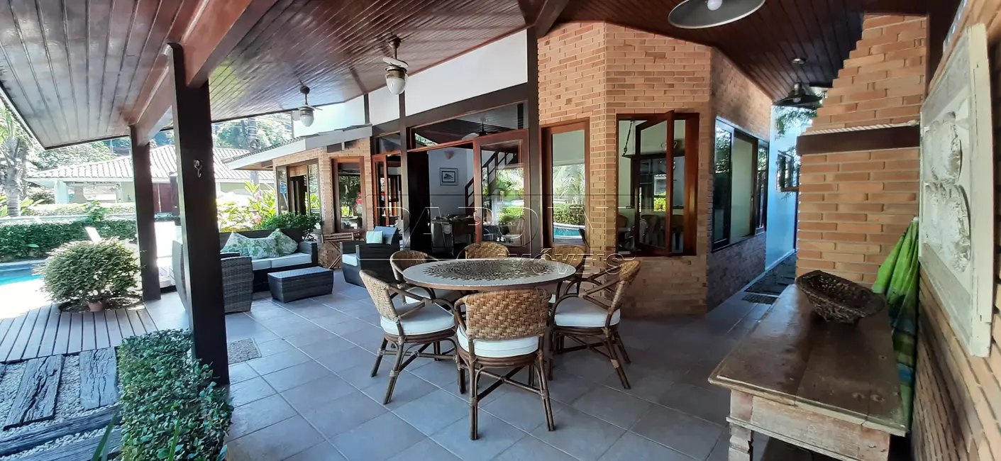 Foto 8 de Casa de Condomínio com 4 quartos à venda, 251m2 em Ubatuba - SP