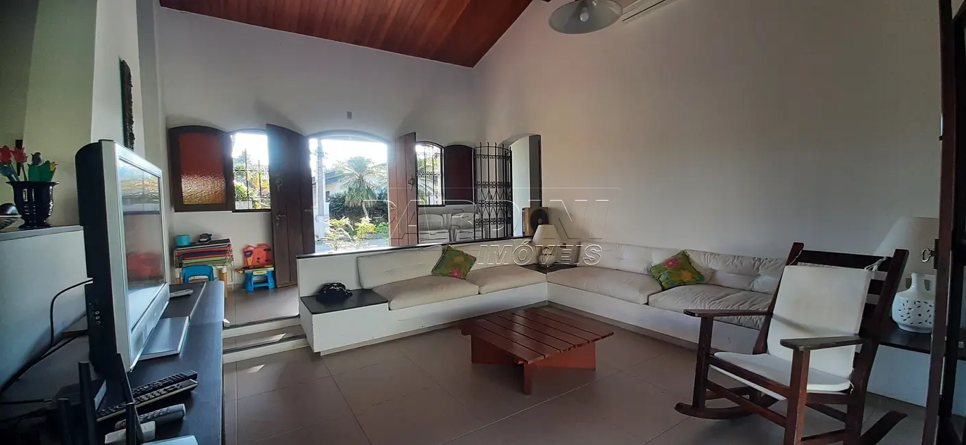 Foto 1 de Casa de Condomínio com 5 quartos à venda, 200m2 em Ubatuba - SP