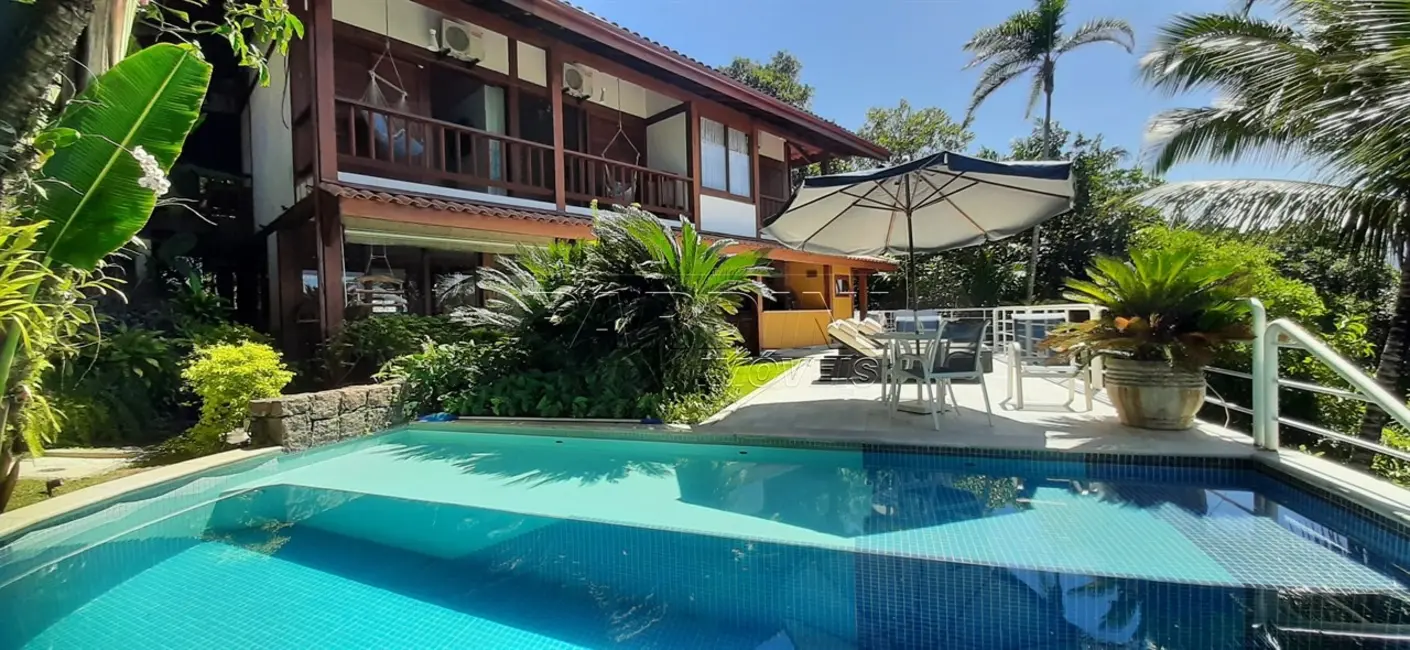 Foto 3 de Casa de Condomínio com 5 quartos à venda, 200m2 em Ubatuba - SP