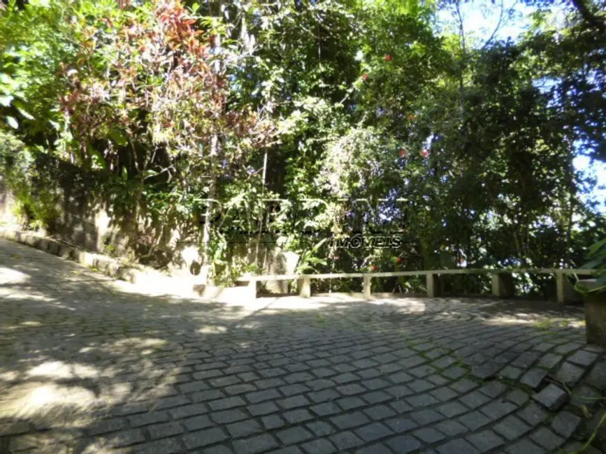 Foto 3 de Casa de Condomínio com 5 quartos à venda, 300m2 em Ubatuba - SP