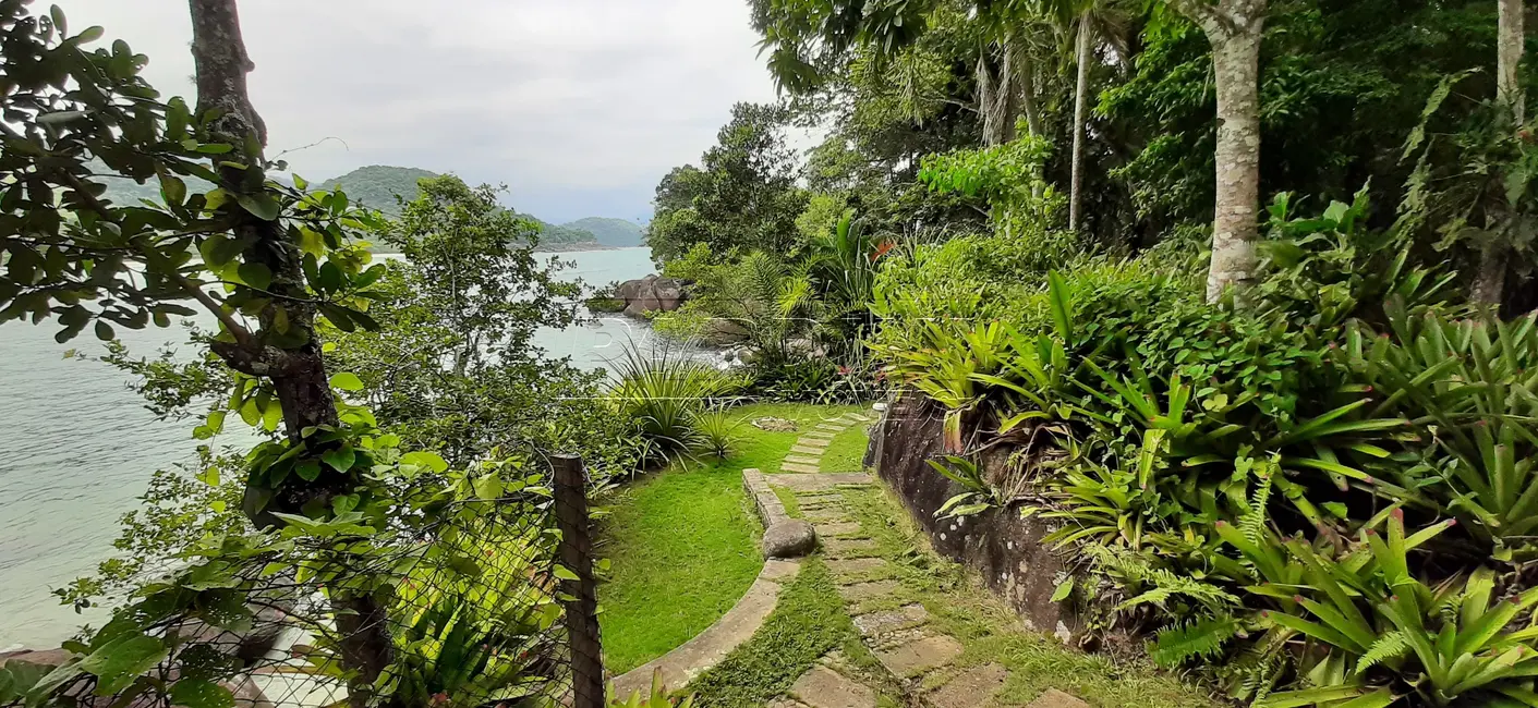 Foto 3 de Casa com 5 quartos à venda, 267m2 em Ubatuba - SP