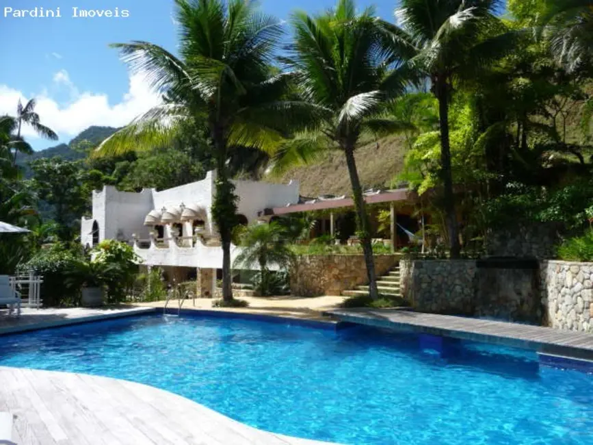 Foto 1 de Casa com 5 quartos à venda em Ubatuba - SP