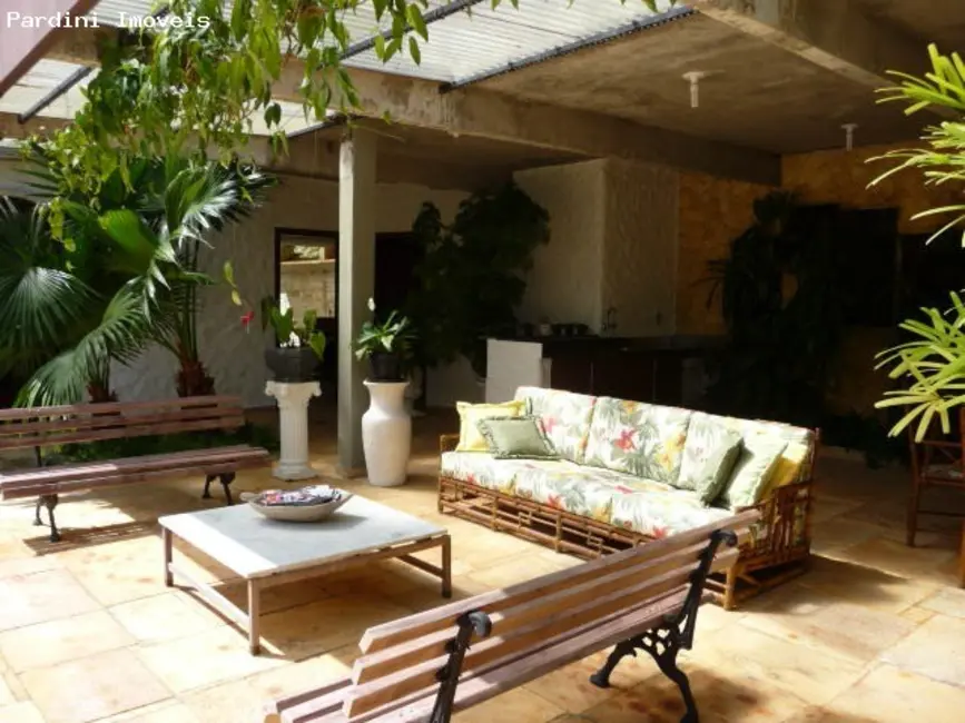 Foto 8 de Casa com 5 quartos à venda em Ubatuba - SP