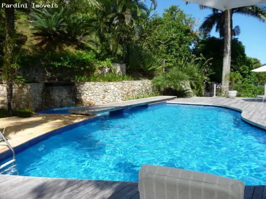 Foto 3 de Casa com 5 quartos à venda em Ubatuba - SP