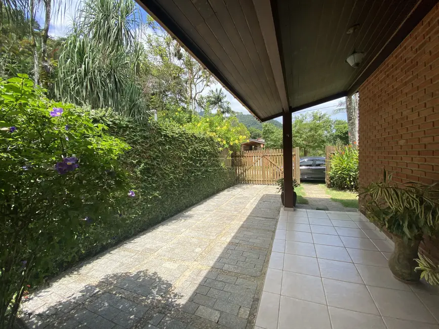 Foto 2 de Casa de Condomínio com 4 quartos à venda, 250m2 em Ubatuba - SP