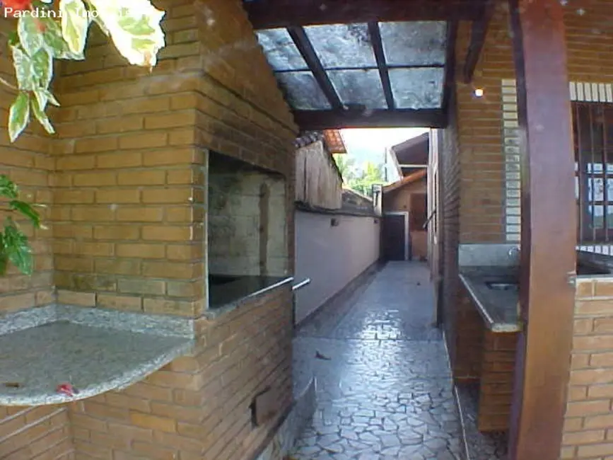 Foto 3 de Casa com 4 quartos à venda, 350m2 em Ubatuba - SP