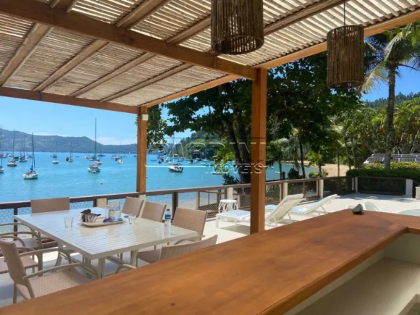 Foto 1 de Casa com 8 quartos à venda, 700m2 em Ubatuba - SP