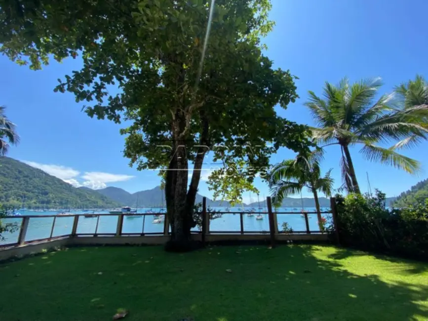 Foto 4 de Casa com 8 quartos à venda, 700m2 em Ubatuba - SP