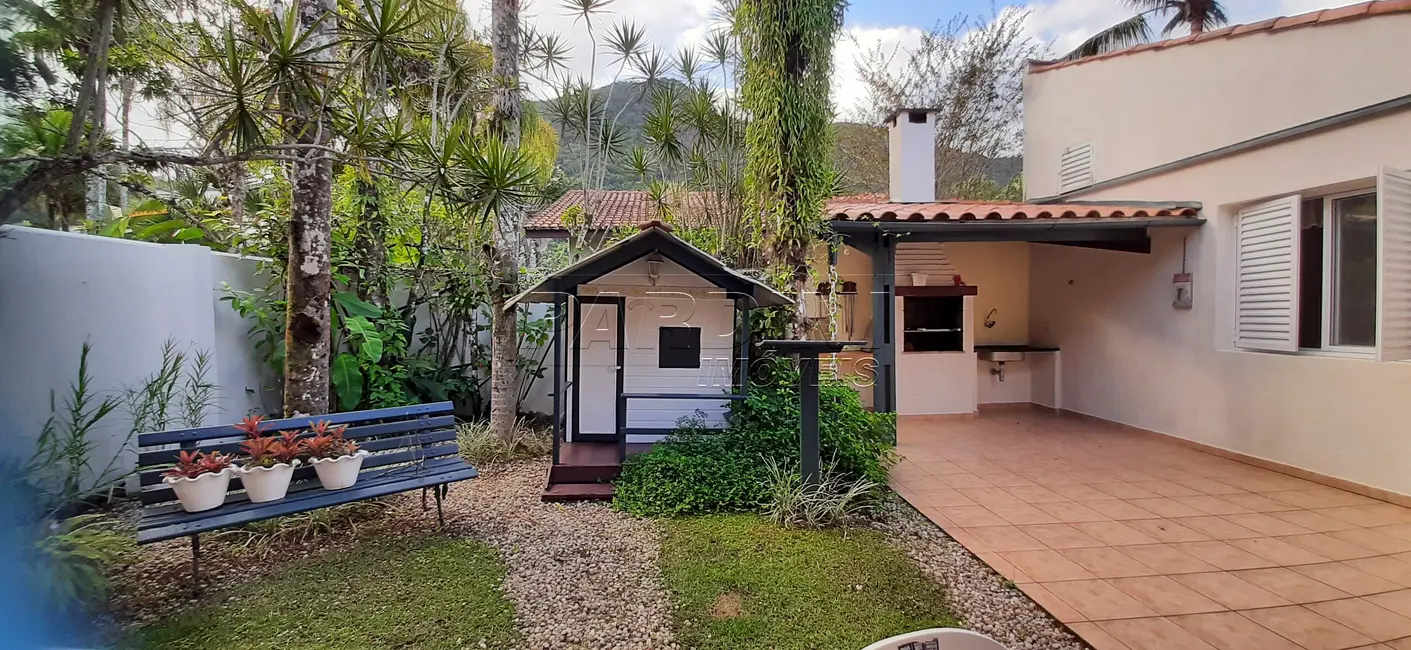 Foto 4 de Casa de Condomínio com 4 quartos à venda, 165m2 em Ubatuba - SP