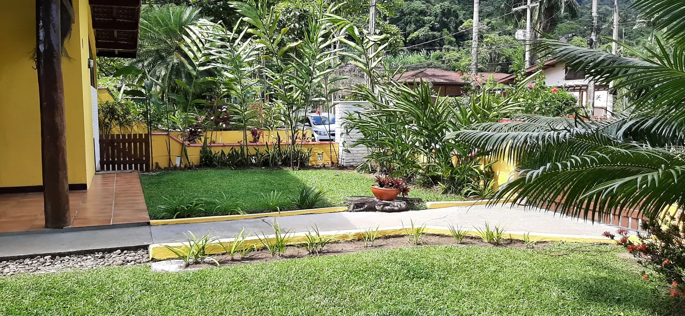 Foto 3 de Casa de Condomínio com 5 quartos à venda, 200m2 em Ubatuba - SP