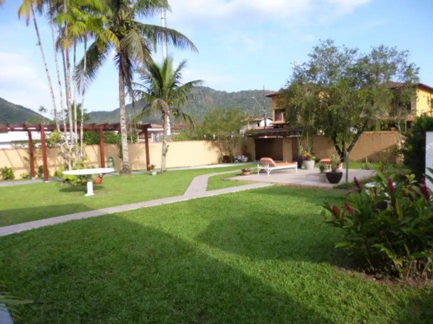 Foto 4 de Casa com 4 quartos à venda, 178m2 em Ubatuba - SP