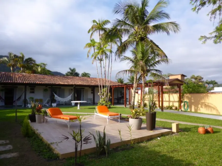 Foto 1 de Casa com 4 quartos à venda, 178m2 em Ubatuba - SP