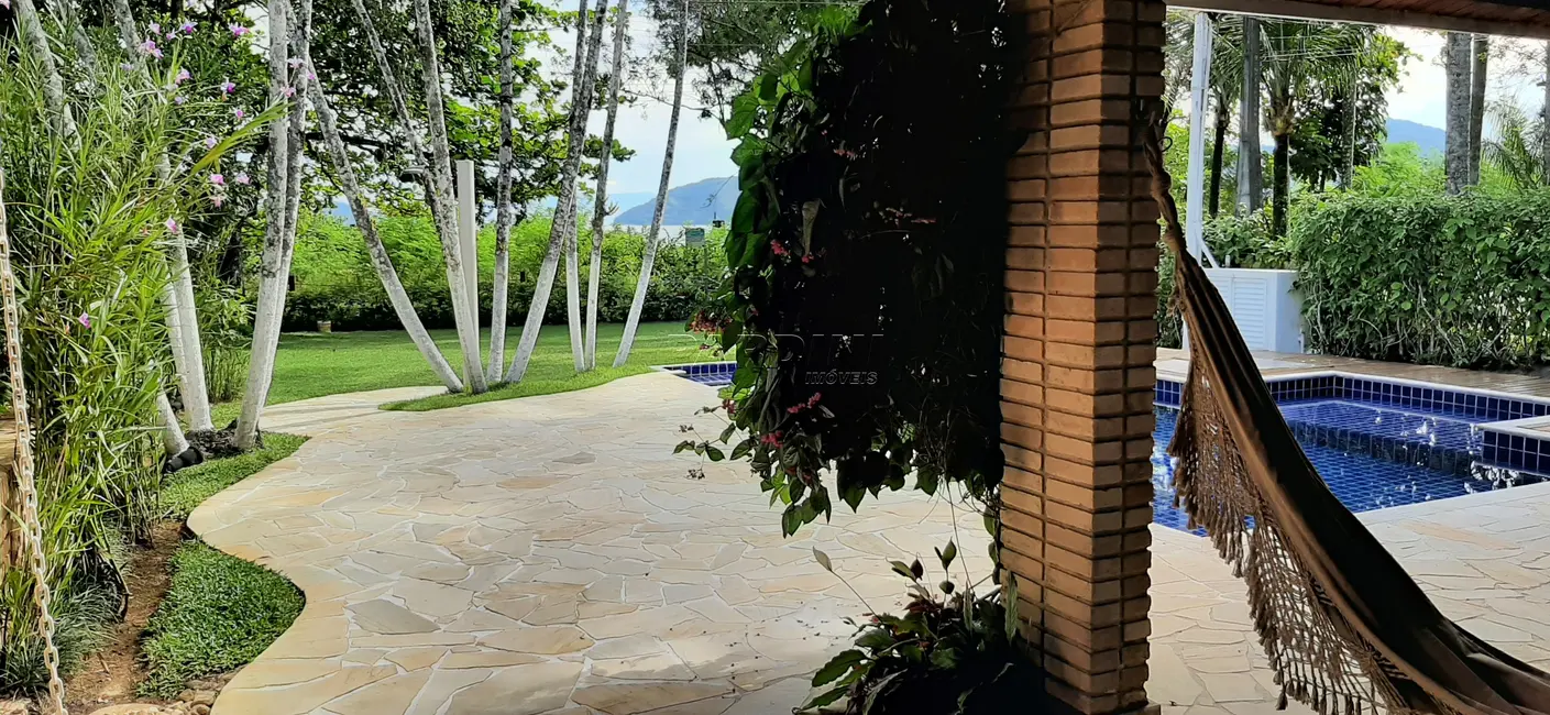 Foto 9 de Casa de Condomínio com 4 quartos à venda, 215m2 em Ubatuba - SP