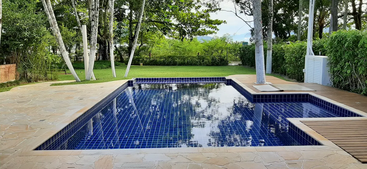 Foto 3 de Casa de Condomínio com 4 quartos à venda, 215m2 em Ubatuba - SP