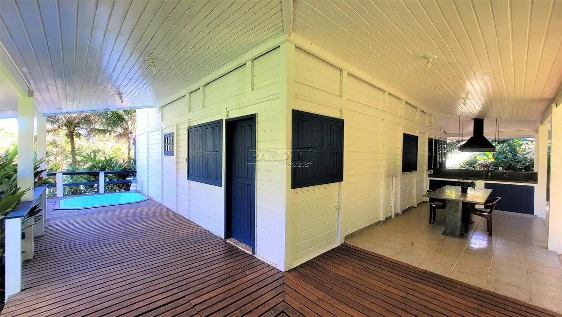 Foto 2 de Casa de Condomínio com 3 quartos à venda, 174m2 em Ubatuba - SP